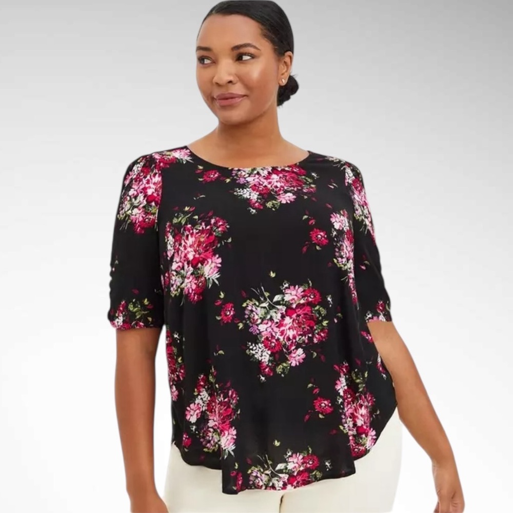 NWT Torrid Crepe Ruched Sleeve Floral Pullover Blouse